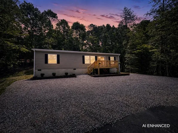 101 Sawyer Ridge Ln, Hayesville, NC 28904