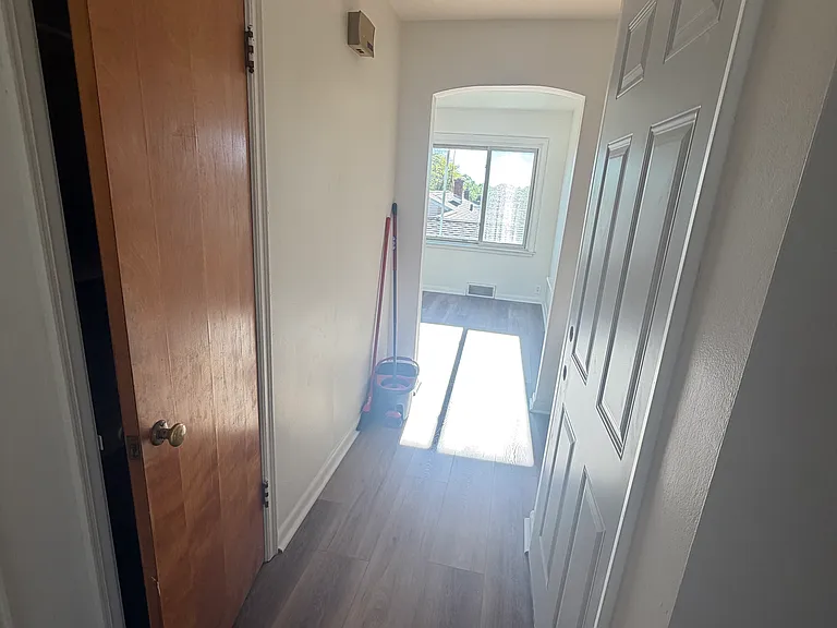 Pearsall Pkwy — Photo 10