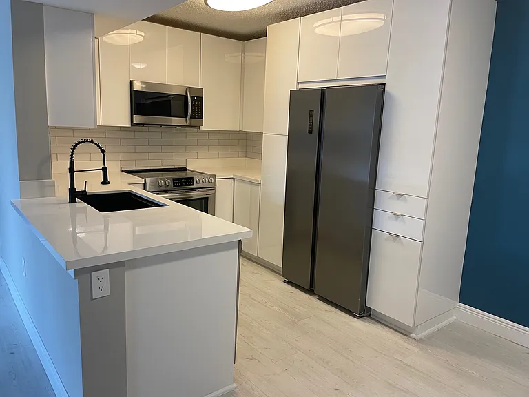 251 Palm Cir W #201 — Photo 2