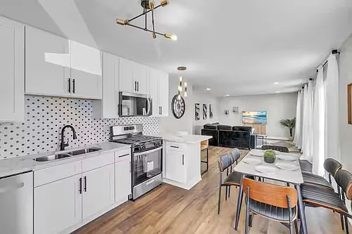 112 S Maxon Ln Photo 1