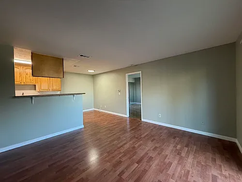 2155 Lakeview Cir Photo 1