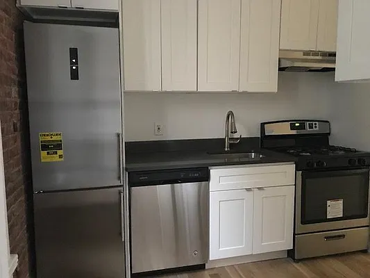 Rented by New Holland Residences | media 70