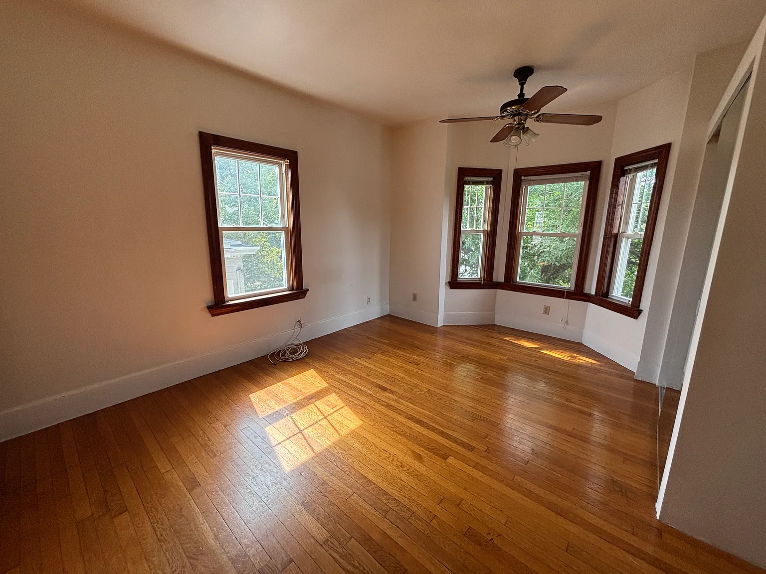 3 bed, 1100 sqft, $3,800 — Photo 1