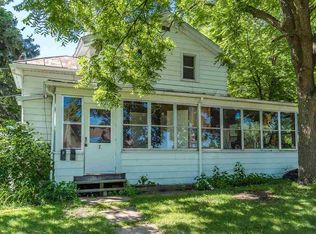 617 7th Ave, Baraboo, WI 53913