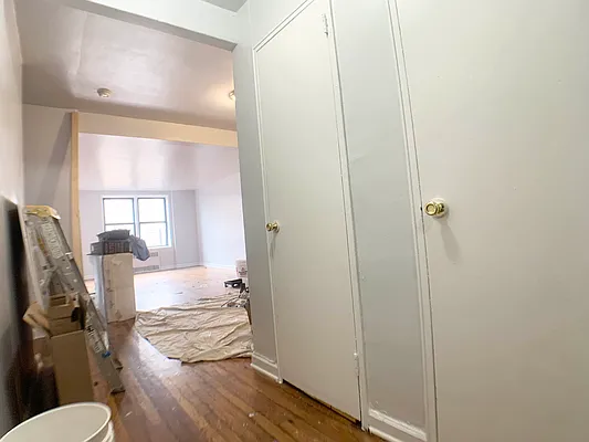 Rented by Premier One Realty LLC | media 7