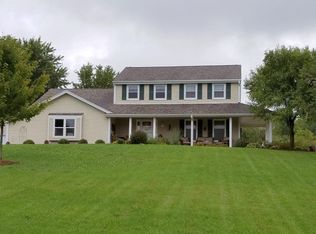 S68W25210 Longview Dr, Waukesha, WI 53189