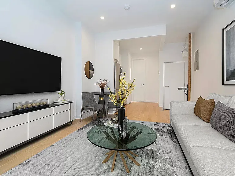 137 Thompson St #11 — Photo 1