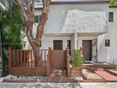 1901 NW South River Dr APT 60F, Miami, FL, 33125