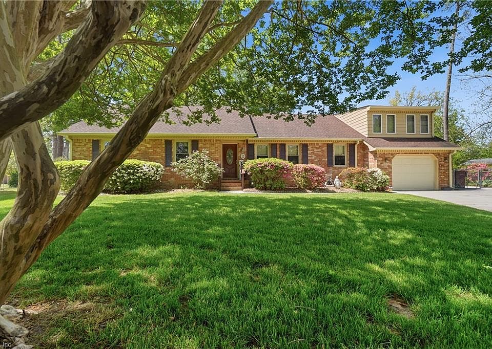 1st image of 305 Plummer Dr
