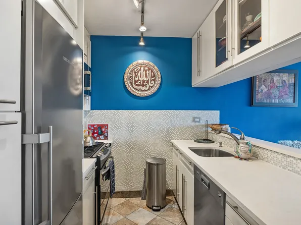 157 East 32nd Street image 6 of 13