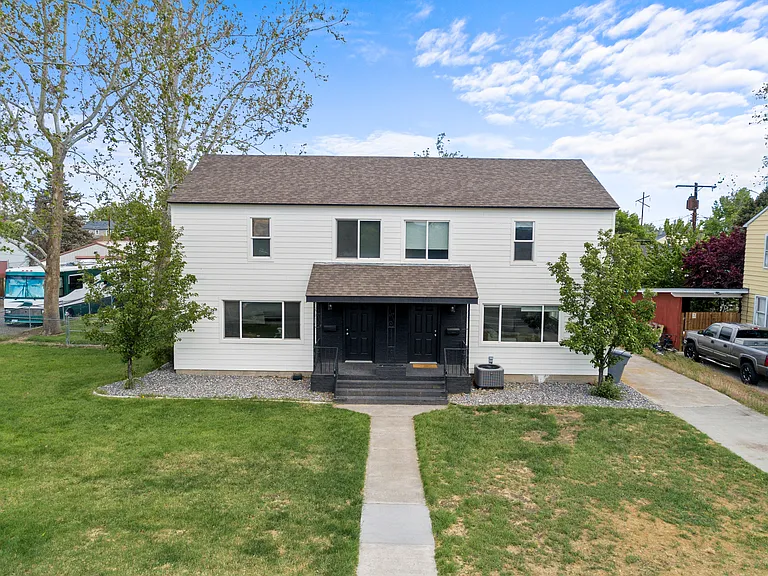 1410 Swift Blvd — Photo 1