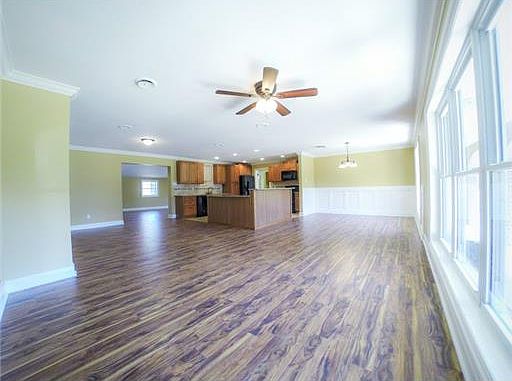 4th image of 15284 Woody Dr
