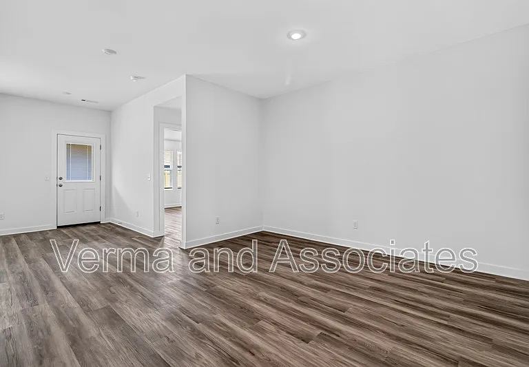 4771 W Folsom St — Photo 10