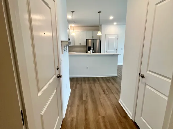 1732 Dromolin Dr, Virginia Beach, VA