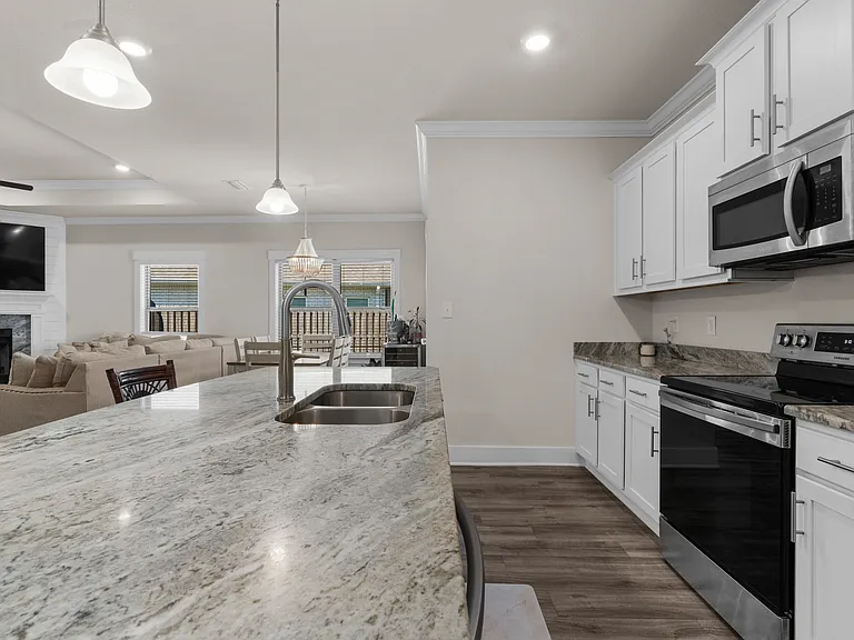 1048 Pheasant Cir — Photo 14