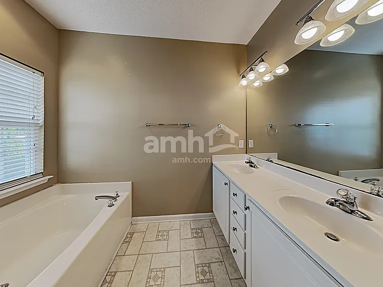 3501 Lownwood Way — Photo 13