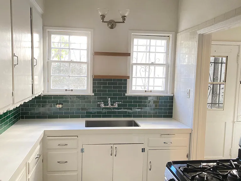 422 N Harper Ave — Photo 6
