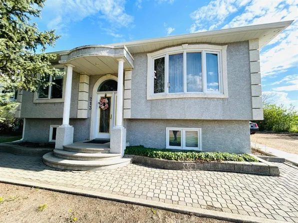 213 N 5th Ave E, Oyen, AB T0J 2J0