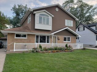 5121 W 82nd Pl, Burbank, IL 60459