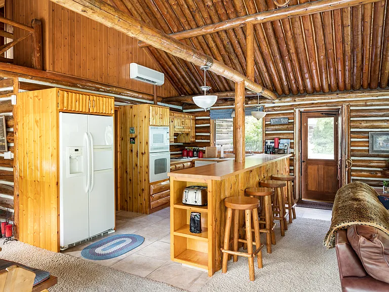 1447 E River Rd — Photo 9