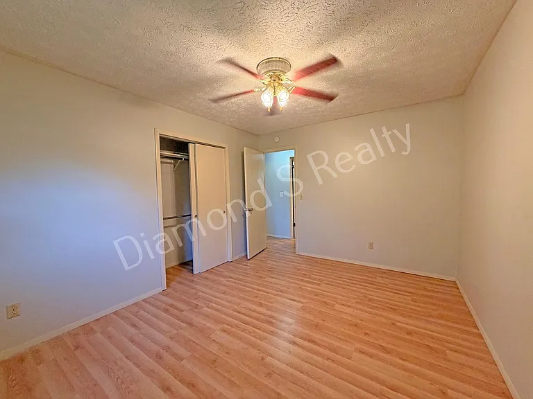 2264 E Nora St — Photo 13