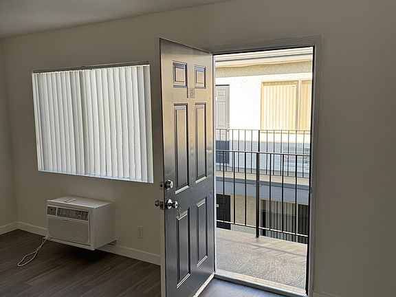 3rd image of 10902 Victory Blvd APT 15