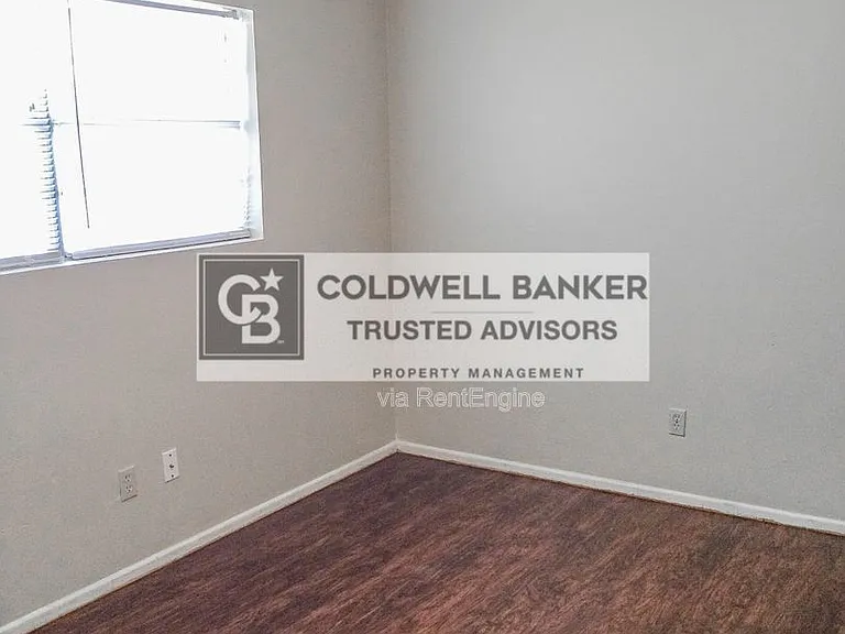 1802 Elkhart Ave #A — Photo 6