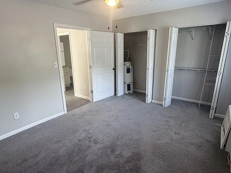 Nottingham Apartments — Photo 13