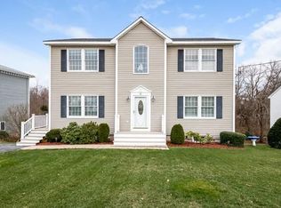 9 Riggs Point Rd, Gloucester, MA 01930