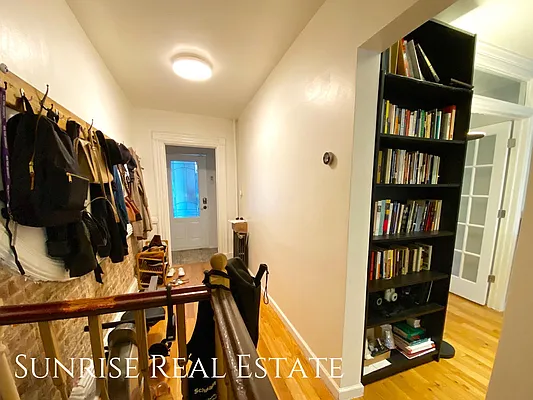 Rented by Sunrise Real Estate | media 21