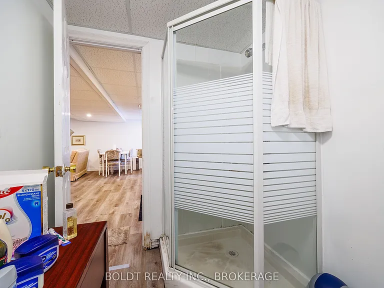 126 Elma St — Photo 10