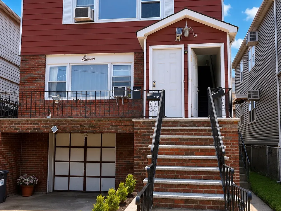 11 Colonial Dr #2