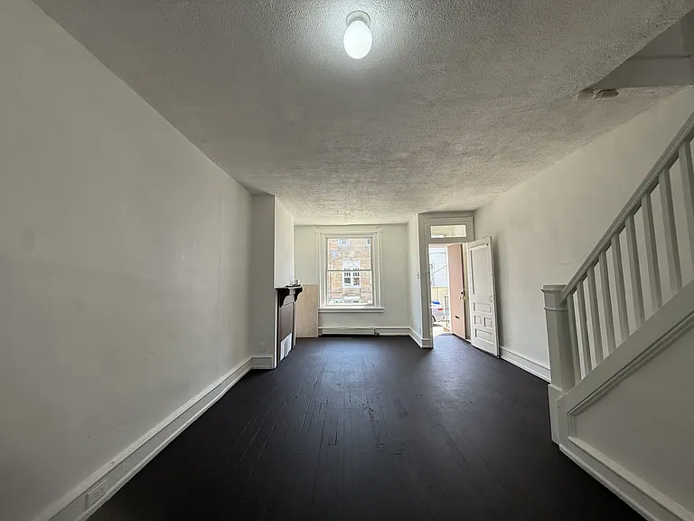 1524 S Dover St — Photo 6