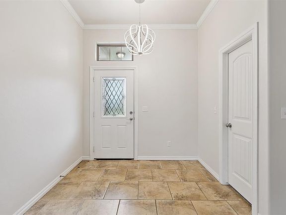 4th image of 10816 NW 118th Pl