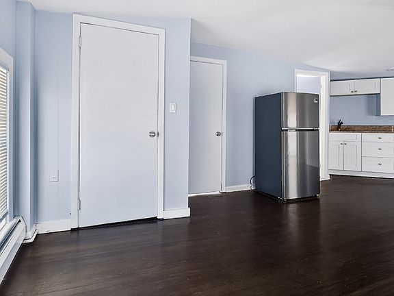4th image of 4 Wall St #3