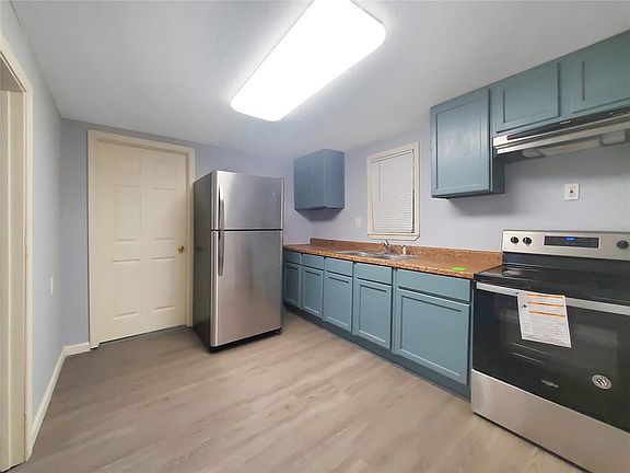 4th image of 6611 Jensen St