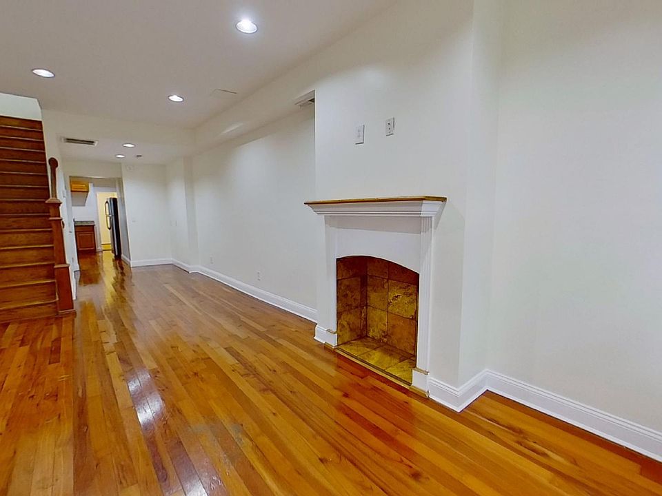 1st image of 412 S Eaton St