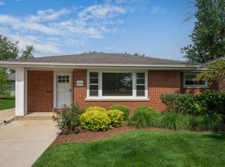 284 E Elm St, Villa Park, IL