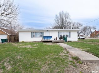 627 E Fort St, Farmington, IL