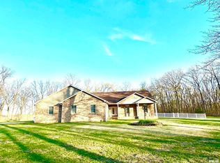 9641 Huey Rd, Carlyle, IL 62231