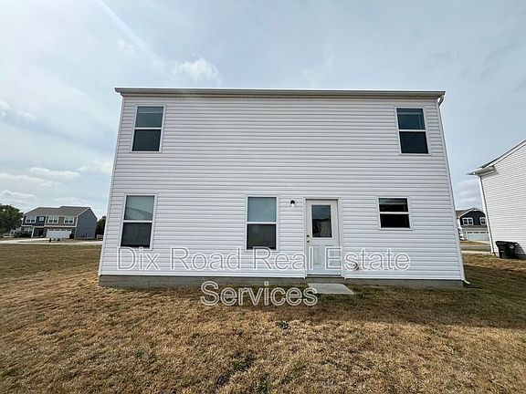 3rd image of 810 Prescot Cir