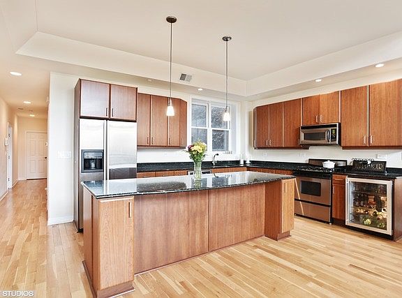 5th image of 1349 N Sedgwick St #4