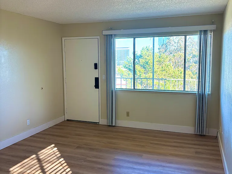 3 Lewis Ave #5 — Photo 1