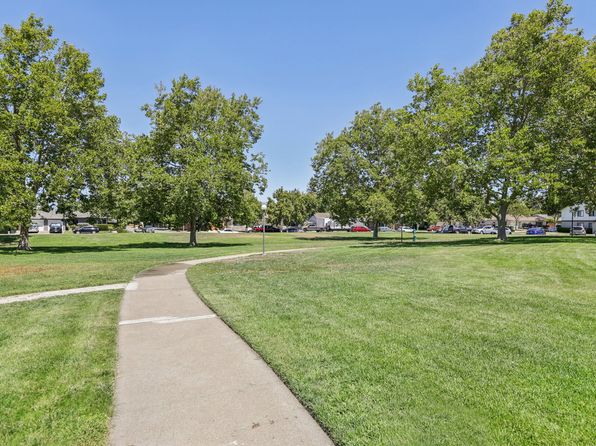 5643 Charlotte Way #9