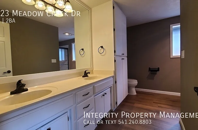 2423 Meadow Creek Dr — Photo 18