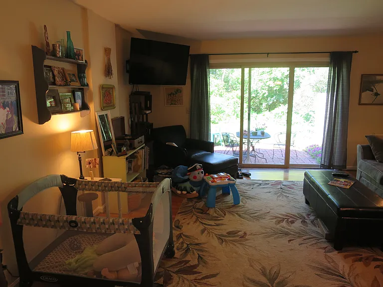 3147 Dorris Ave — Photo 3