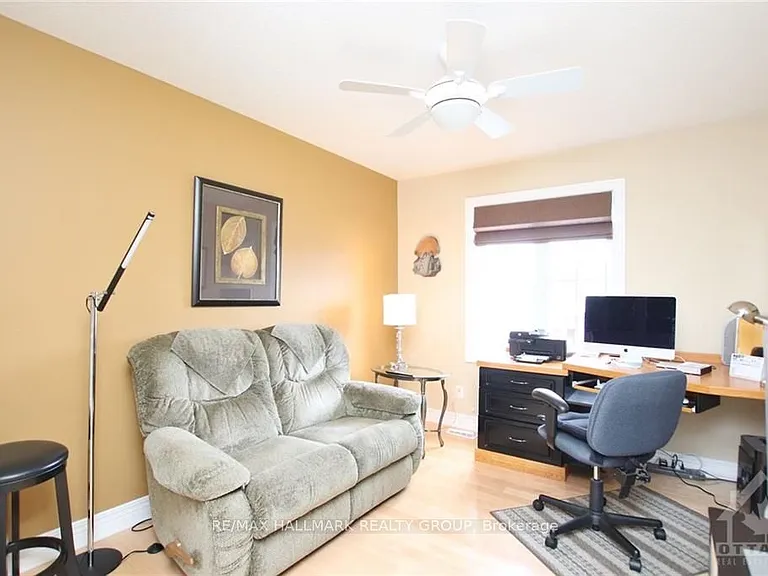 61 Scampton Dr — Photo 24