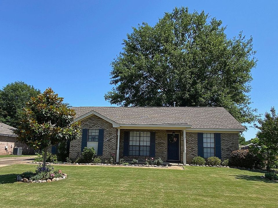 1st image of 3843 Berkshire Dr