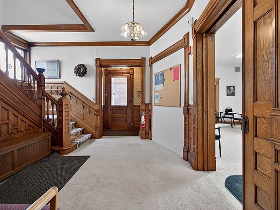 4th image of 209 N Union St