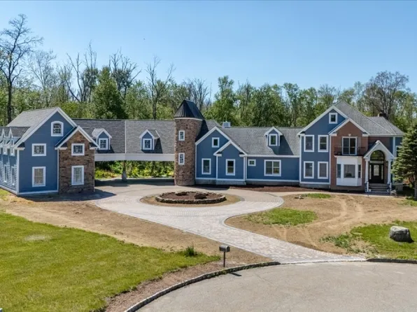 15 Spring Hunter Ct, Green Twp., NJ 07821